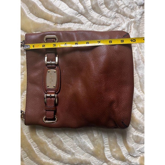 Sale!! Michael Kors Tan Crossbody for Women Elegance and Style in One Accessory - Picture 8 of 10